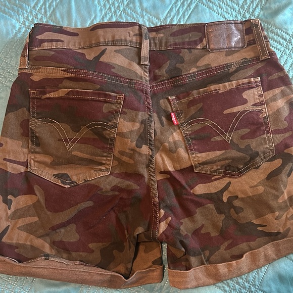 Levi’s shorts - Picture 4 of 5